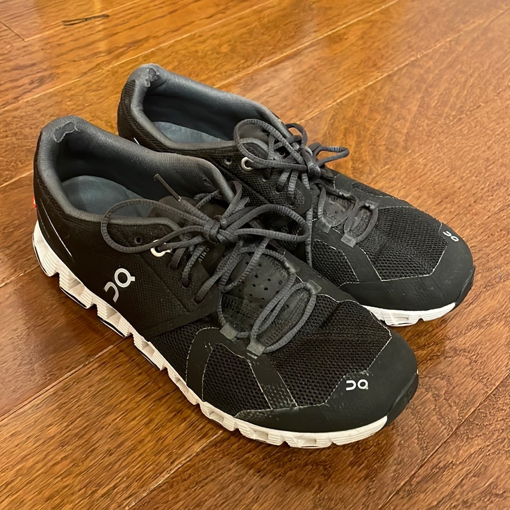 On cloud running sneakers